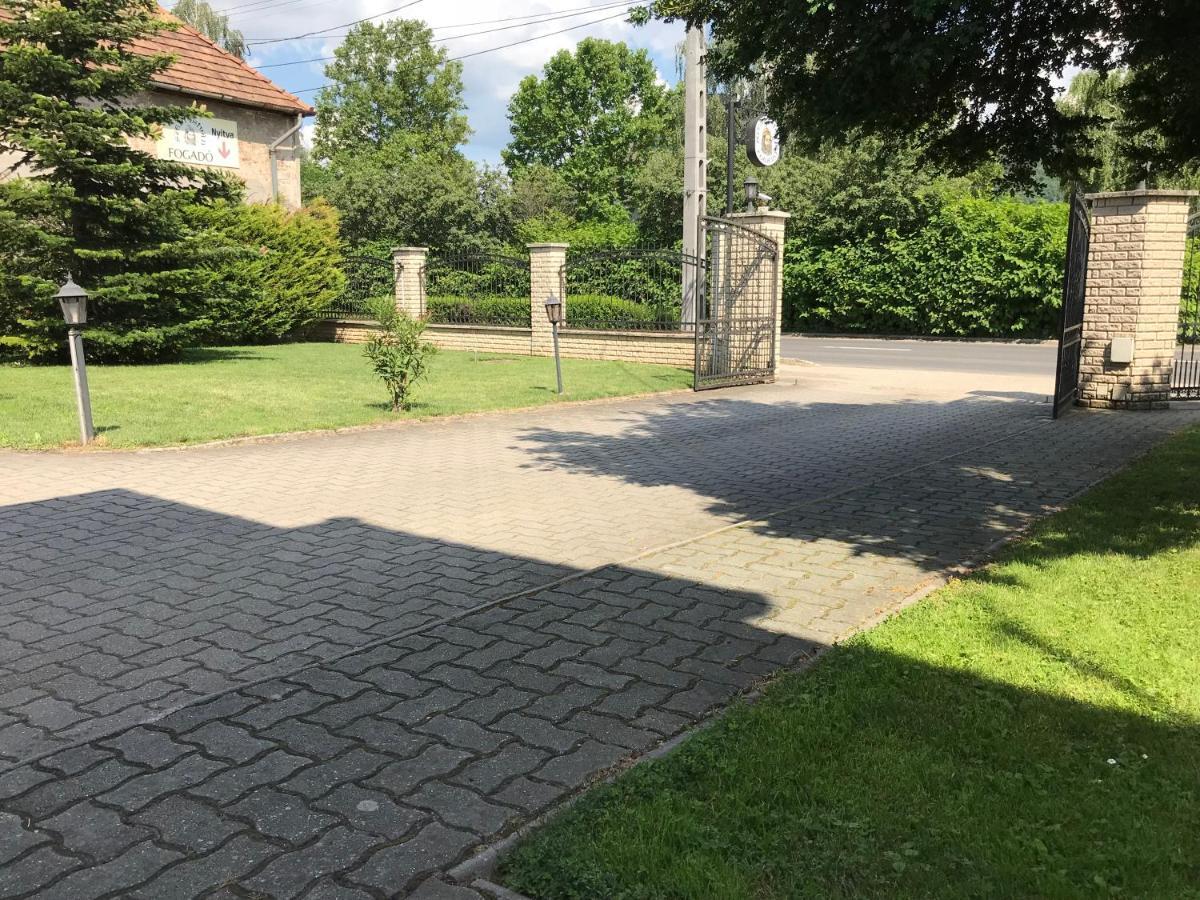 Szent Istvan Fogado Hotel Nagymaros Esterno foto